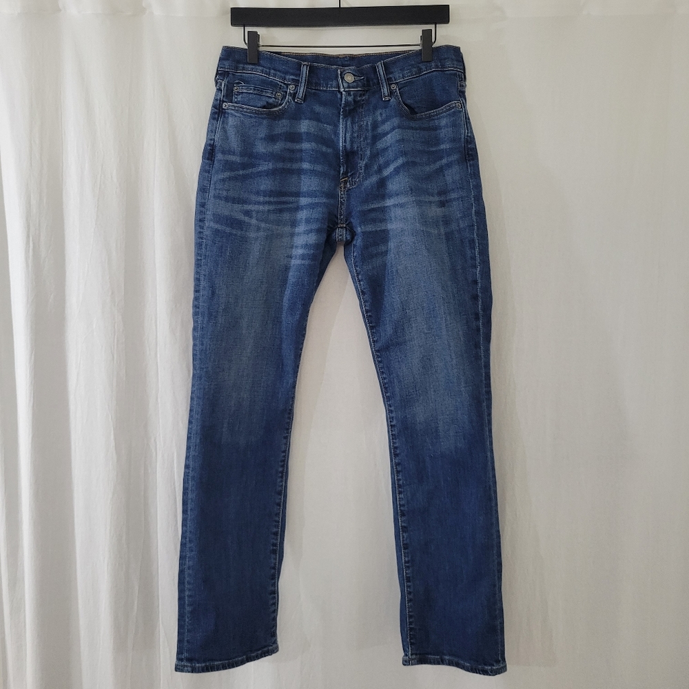 Abercrombie & Fitch Medium Wash Blue Straight Stretch Jean's Men’s Size 33X32